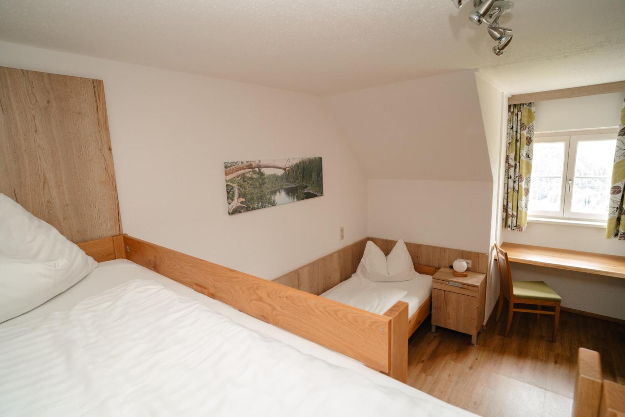 Ertlschweigerhaus Pension - Appartements - Zimmer Donnersbach Екстер'єр фото