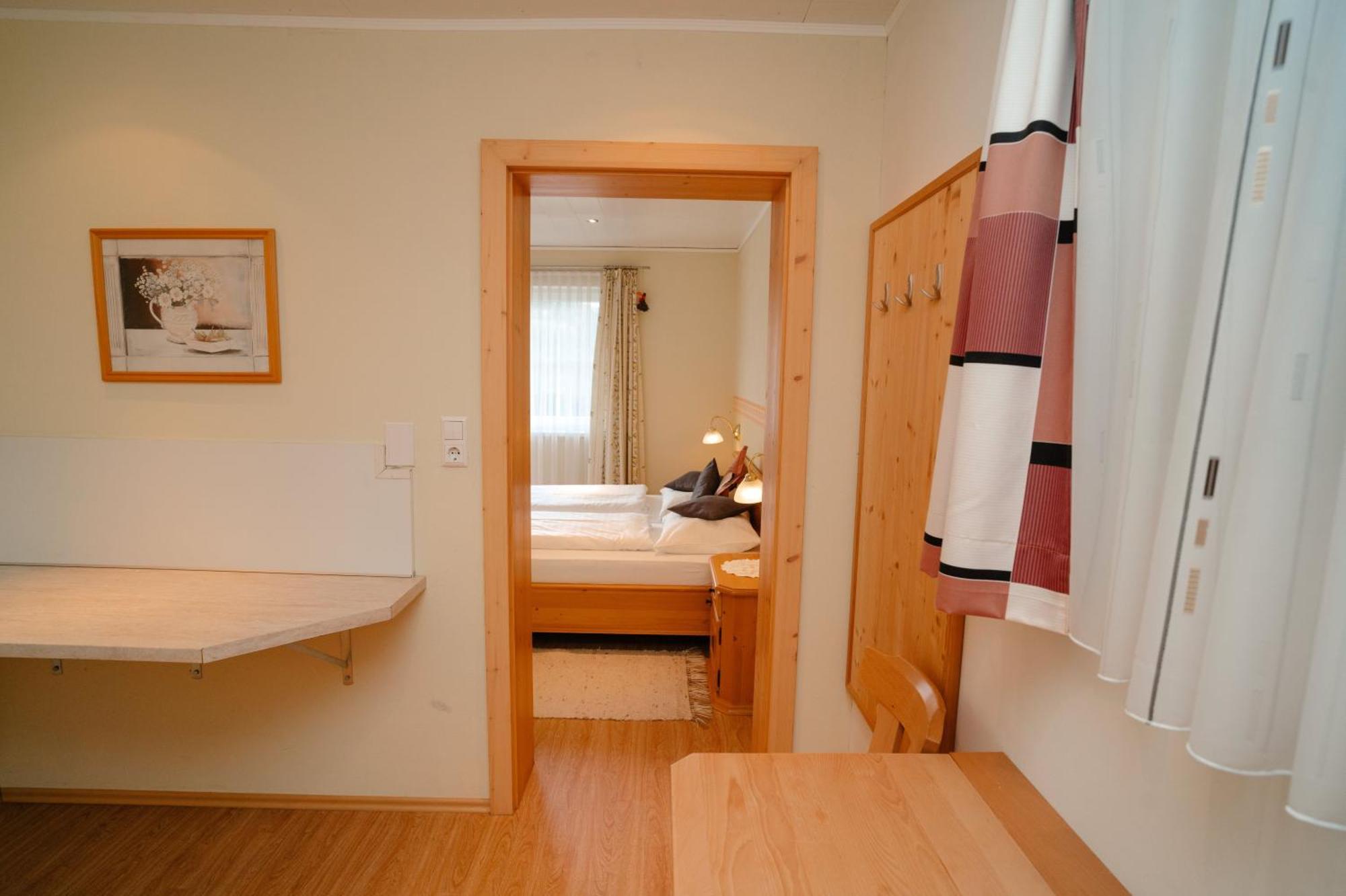 Ertlschweigerhaus Pension - Appartements - Zimmer Donnersbach Екстер'єр фото