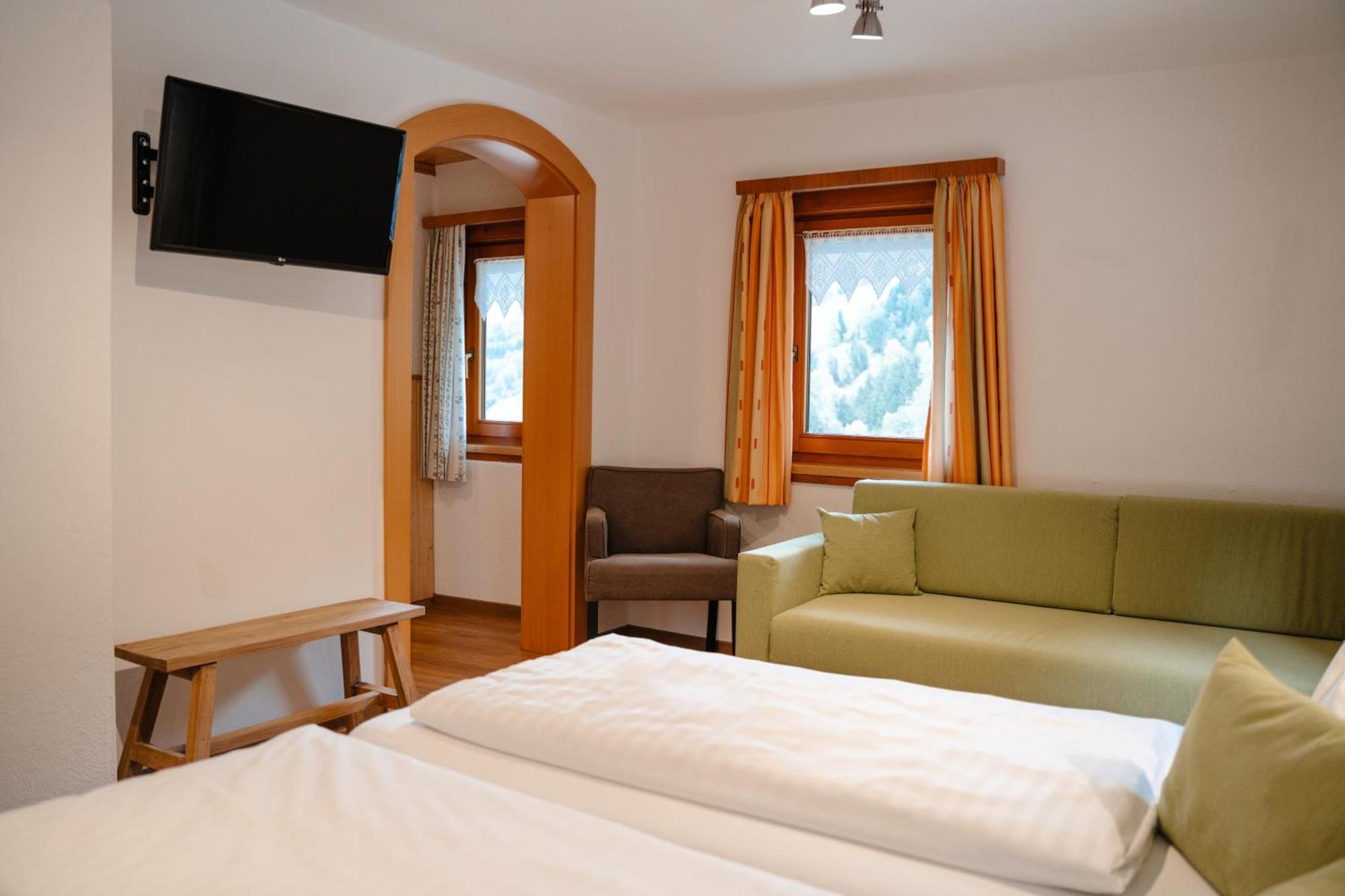 Ertlschweigerhaus Pension - Appartements - Zimmer Donnersbach Екстер'єр фото