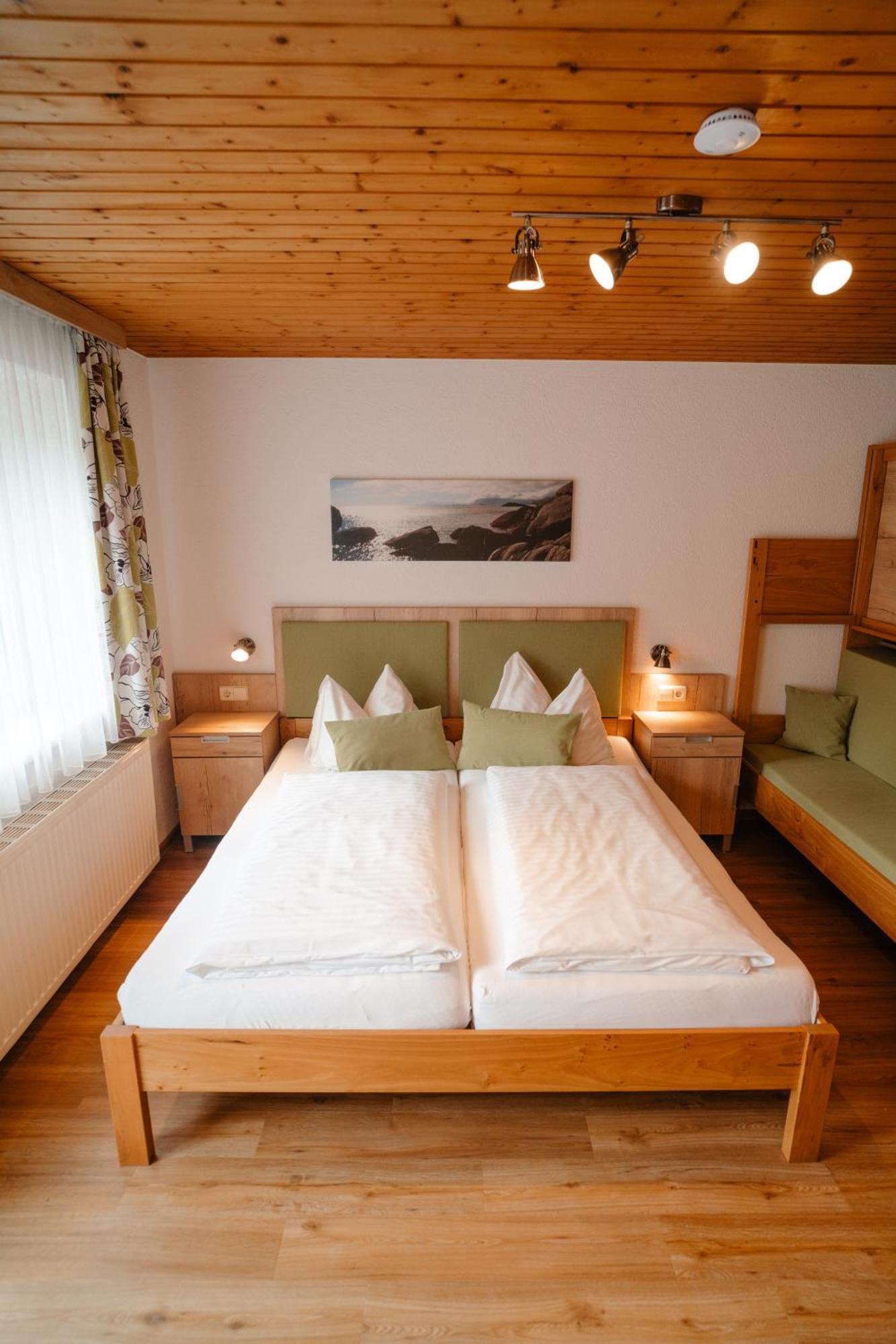 Ertlschweigerhaus Pension - Appartements - Zimmer Donnersbach Екстер'єр фото